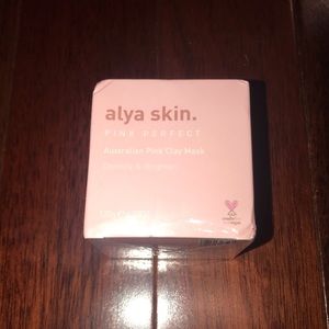 Alya skin face mask